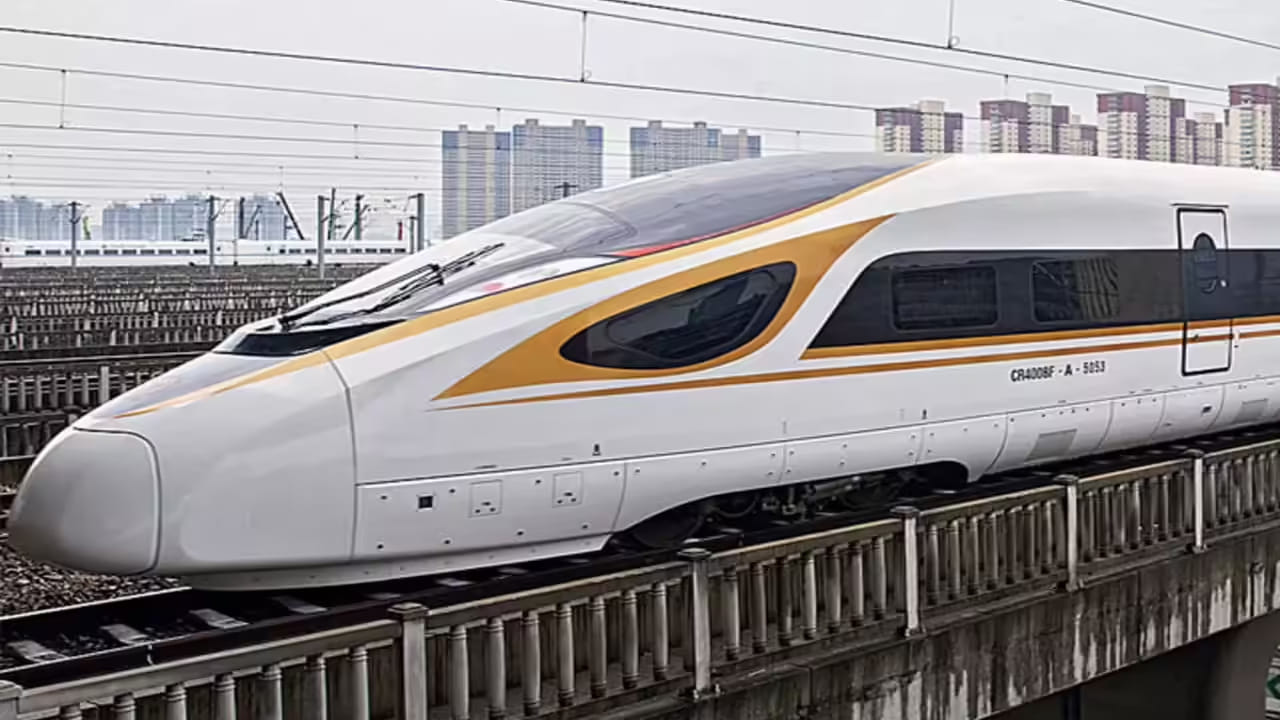 Union Budget 2026: బడ్జెట్లో తెలుగు రాష్ట్రాలకు భారీ గుడ్న్యూస్.. ఈ రూట్లో హైస్పీడ్ రైల్ కారిడార్లు..