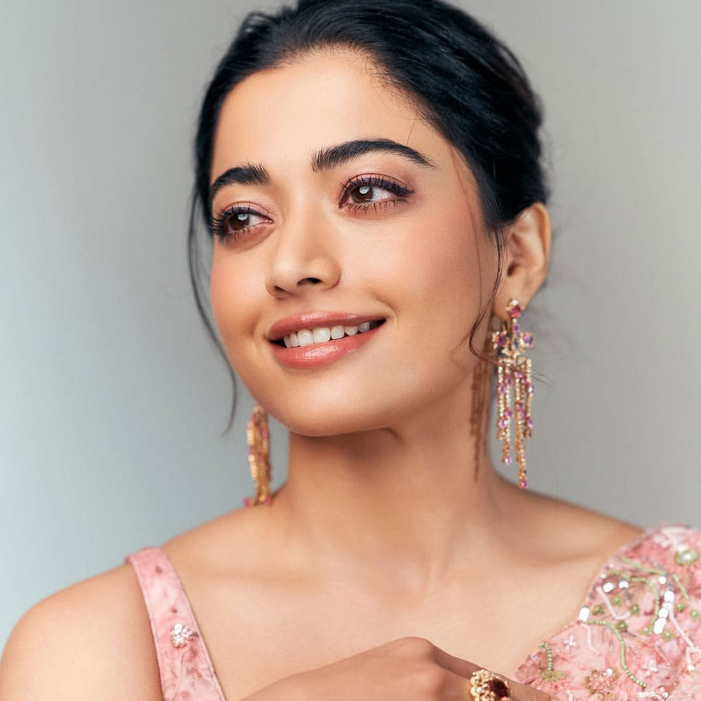 మొదటి చిత్రం భారీ విజయాన్ని సాధించింది. ఆమె యువతలో వెంటనే ప్రజాదరణ పొందింది. రష్మిక తన సినీ జీవితంలో 'నేషనల్ క్రష్'గా గుర్తింపు పొందింది. ఆ సినిమా విజయం ఆమెకు చాలా మంచి ఇమేజ్‌ను సృష్టించింది. ఆ తర్వాత ఆమె తెలుగులో ఎక్కువ సినిమాలు చేసింది. 