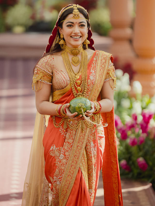 అందరి దృష్టి రష్మిక నగలపైనే.. 10 నెలల శ్రమ.. రాజసం ఉట్టిపడేలా..