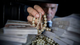 బ్యాంకు లాకర్లో బంగారం మాయమైందా? ఇలా చేస్తే 100 రెట్లు లాభం..