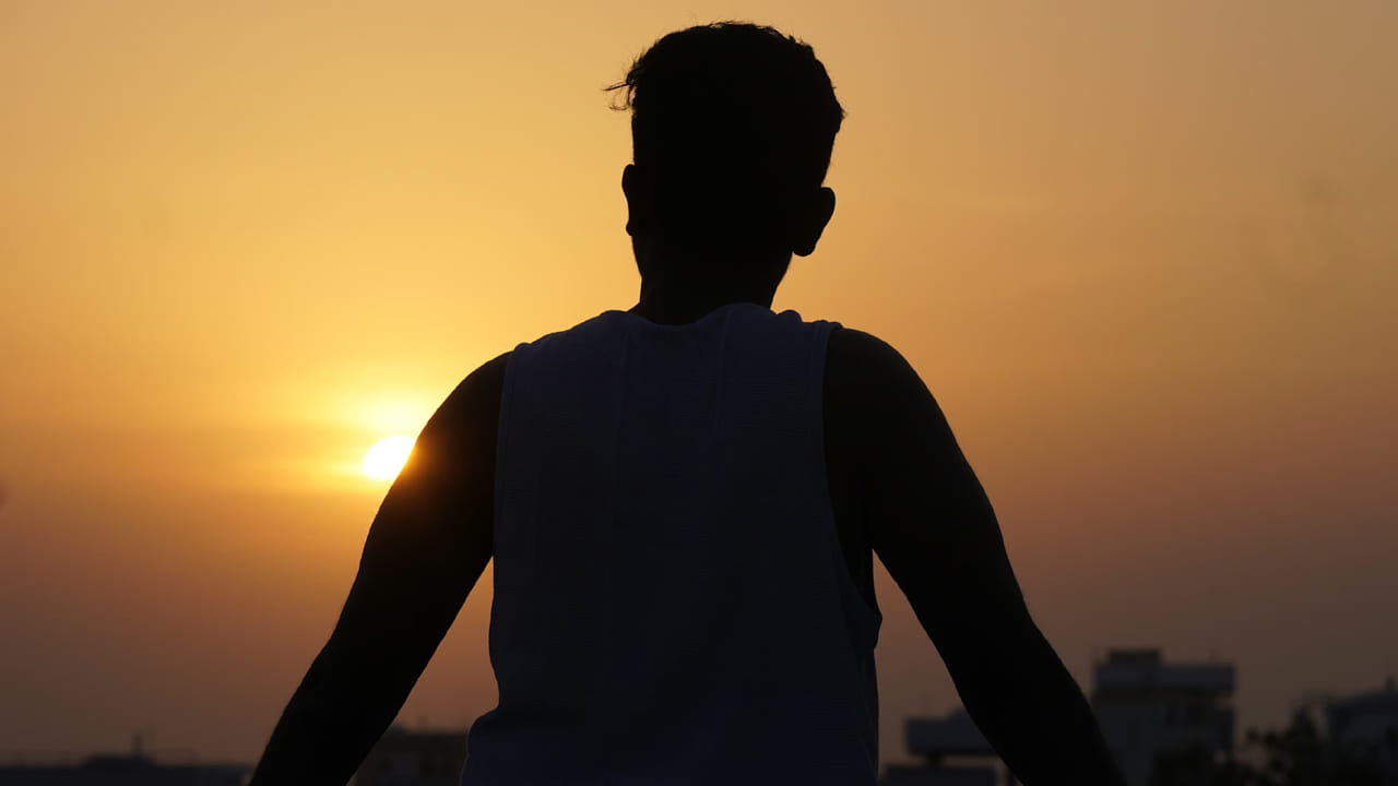 Hyderabad: వరప్రసాద్ కేరాఫ్ ఆస్ట్రేలియా.. టైటిల్ చూసి బిలినీయర్ బొమ్మ అనుకునేరు.. పక్కా బిచ్చగాడు