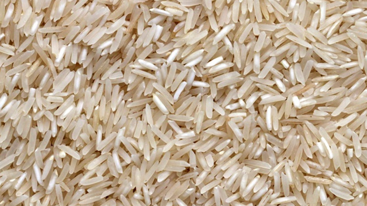 బాస్మతి రైస్ ను మనం రోజు వండుకునే బియ్యం లాగా వీటిని అస్సలు చూడకండి. వీటిని  వండే పద్ధతి వేరు అని మర్చిపోకండి. అయితే, బాస్మతి బియ్యం వండేటప్పుడు ఎలాంటి తప్పులు చేయకూడదో  ఇక్కడ తెలుసుకుందాం..