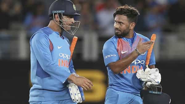 Rishabh Pant : ధోనీకి అస్సలు ఫోన్ చేయనంటున్న పంత్.. గురుశిష్యుల మధ్య గ్యాప్ వచ్చిందా? అసలు నిజం తెలిస్తే షాకే