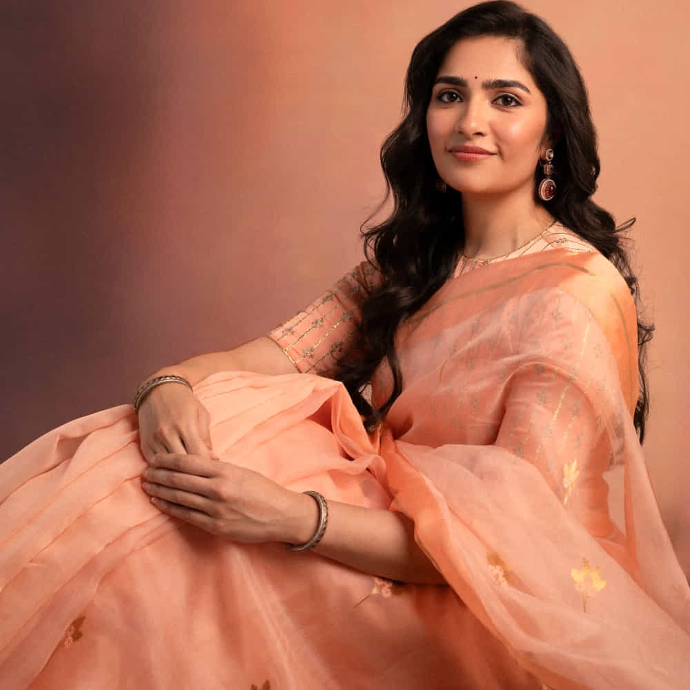 సప్త సాగరాలు దాటి సినిమాతో మంచి క్రేజ్ సంపాదించుకుంది. కన్నడలో వరుస సినిమాల్లో నటించిన ఈ బ్యూటీకి ఇప్పుడు తెలుగులో అవకాశాలు క్యూ కట్టాయి. ఒక్క సినిమాతోనే తెలుగువారి హృదయాలు గెలుచుకుంది ఈ అందాల భామ.