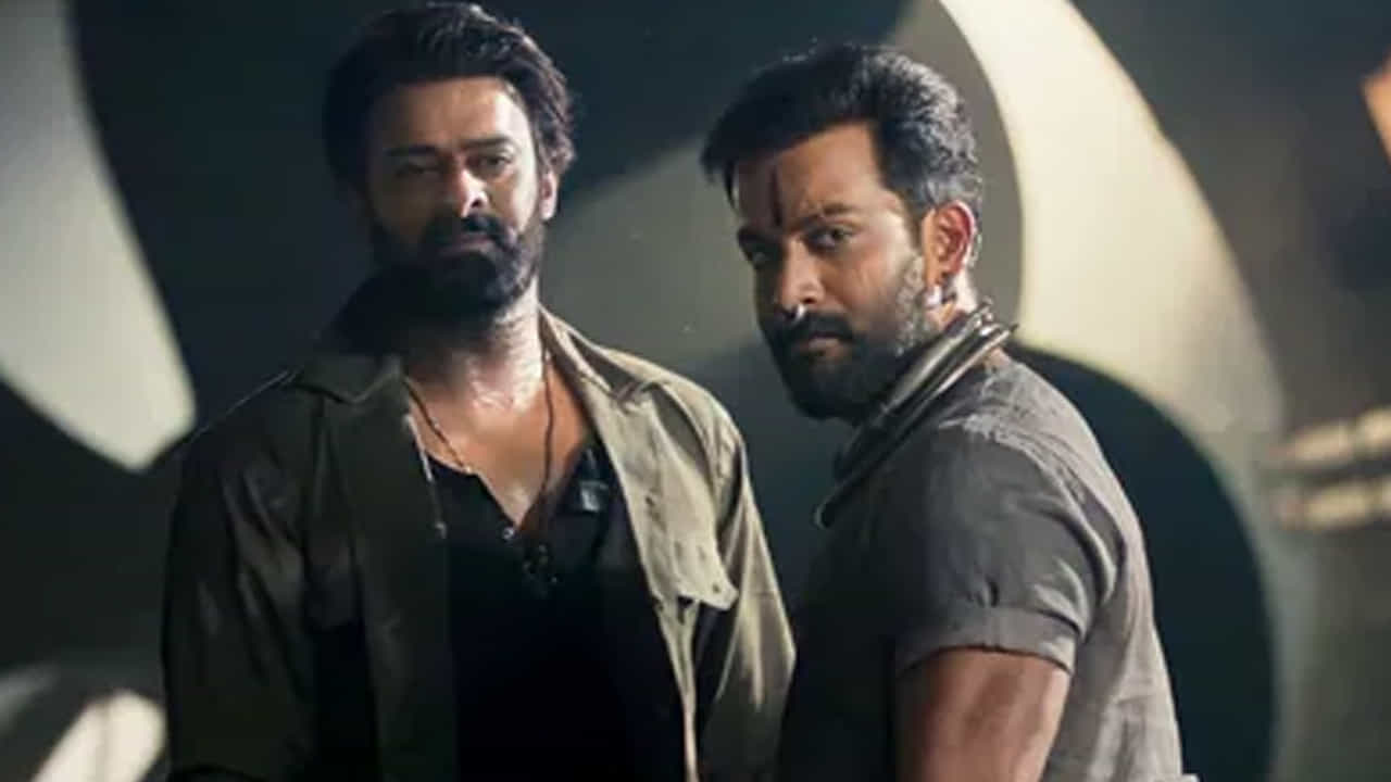 ఆ సినిమా పేరు సలార్ పార్ట్ 1. ప్రముఖ నిర్మాణ సంస్థ హోంబాలే ఫిల్మ్స్ నిర్మించిన ఈ చిత్రానికి డైరెక్టర్ ప్రశాంత్ నీల్ దర్శకత్వం వహించారు. ప్రభాస్ హీరోగా నటించిన ఈ మూవీ బాక్సాఫీస్ వద్ద సంచలనం సృష్టించింది. ఈ చిత్రం అనేక రికార్డులను బద్దలు కొట్టి భారీ మొత్తంలో డబ్బును సంపాదించింది.