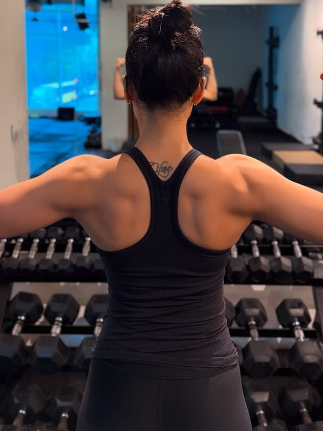 ఒకప్పుడు సాధారణ అమ్మాయి.. రూ.120 కోట్లకు మహారాణి ఈ హీరోయిన్..