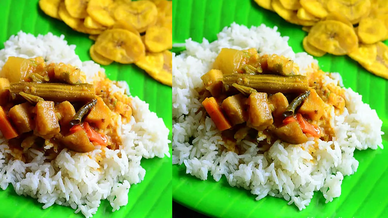 ముందుగా బియ్యన్ని కడిగి శుభ్రం చేసుకుని, అలాగే  కందిపప్పును కూడా కడిగి దానిలో 3 కప్పులు మంచి నీళ్లు పోసి కుక్కర్లో ఐదు విజిల్స్ వచ్చే వరకు బాగా ఉడికించాలి. 