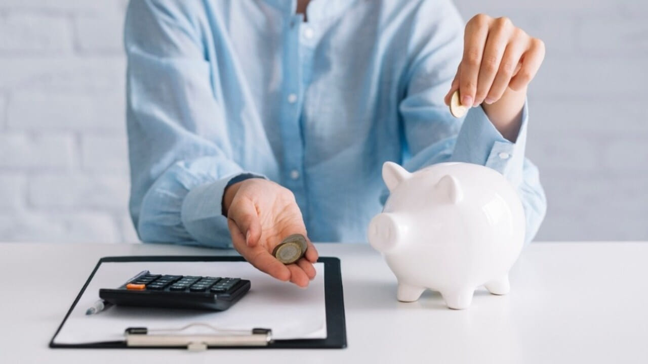 ఈ డిజిటల్ సేవింగ్స్ అకౌంట్లు ఆర్‌బీఐ ఆధ్వర్యంలోనే నడుస్తాయి. దీంతో డబ్బులను పూర్తి రక్షణ ఉంటుంది. పొదుపు ఖాతాలకు  ఆర్బీఐ నిబంధనల ప్రకారం రూ.5 లక్షల బీమా ఉంటుంది. మీరు వీడియో కేవైసీ పూర్తి చేయగానే వెంటనే ఈమెయిల్ లేదా ఫోన్‌కు ఖాతా వివరాలు వచ్చేస్తాయి. ఇక మీకు వెంటనే డిజిటల్ వర్చువల్ డెబిట్ కార్డు అందుబాటులోకి వస్తుంది.
