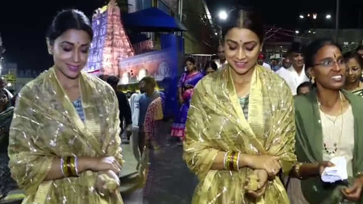 Shriya Saran: శ్రీవారి సేవలో శ్రియ శరణ్.. ప్రత్యేక పూజలు చేయించుకున్న ముద్దుగుమ్మ Shriya Saran: శ్రీవారి సేవలో శ్రియ శరణ్.. ప్రత్యేక పూజలు చేయించుకున్న ముద్దుగుమ్మ