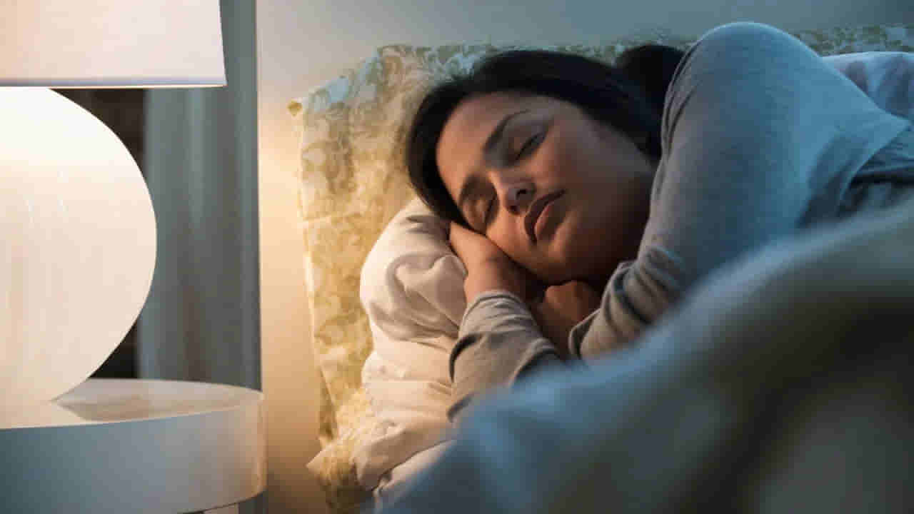 లైట్ వేసుకుని పడుకుంటున్నారా.. ఈ విషయాలు తెలిస్తే మీ మైండ్ బ్లాంక్ అవ్వాల్సిందే..