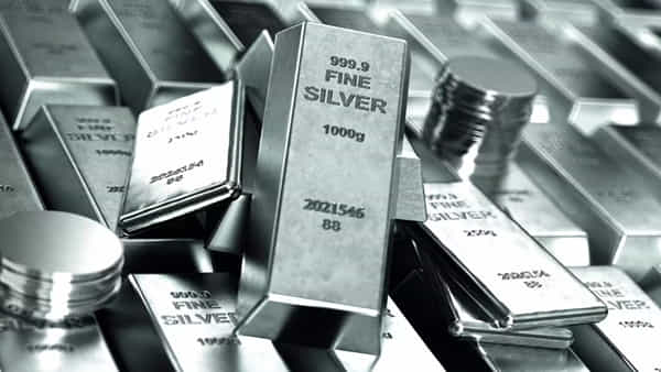 Silver Price: భారీ పతనం.. వెండి ధర 75 శాతం తగ్గుతుందా? నిపుణుల సంచలన నివేదిక!