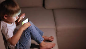 పిల్లలను ఫోన్‌కు దూరం చేయాలంటే ఇదే మార్గం!