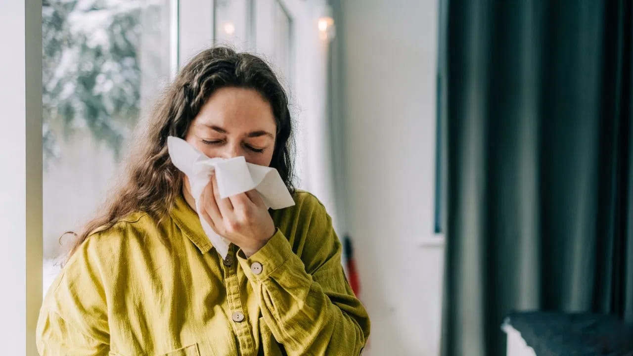 Frequent Sneezing: తరచుగా తుమ్ములు వస్తున్నాయా.? ఇది దేనికి సంకేతమో తెలుసా..?