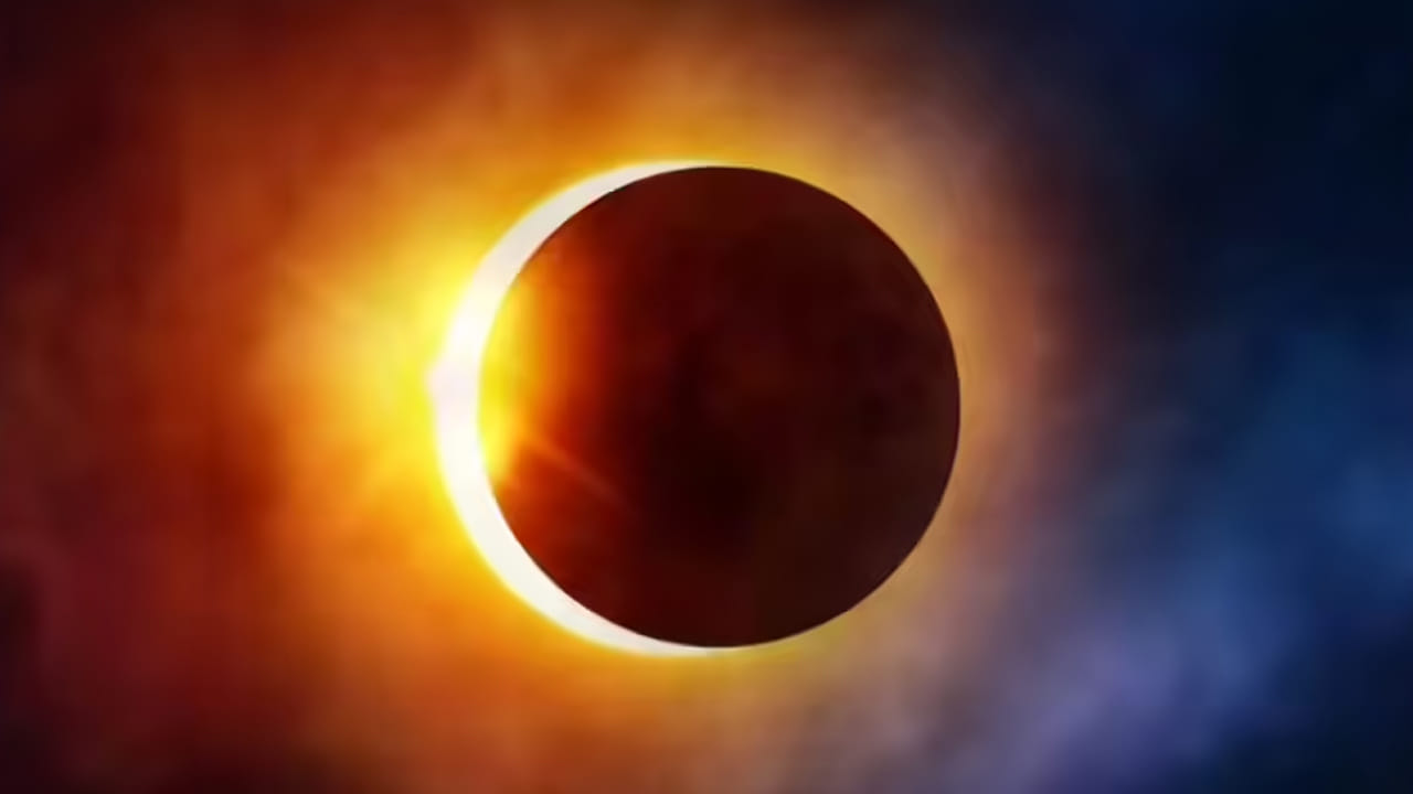 ఈ ఏడాదిలో మొదటి సూర్యగ్రహణం ఎంతో ప్రత్యేకమైనదని జ్యోతిష్యులు చెబుతున్నారు. 2026 ఫిబ్రవరి 17న మొదటి సూర్యగ్రహణం. సాధారణంగా గ్రహణం మంచిది కాదని చెబుతారు. కానీ, ఈ సారి కొన్ని రాశుల వారికీ అదృష్టం పట్టబోతోంది.   