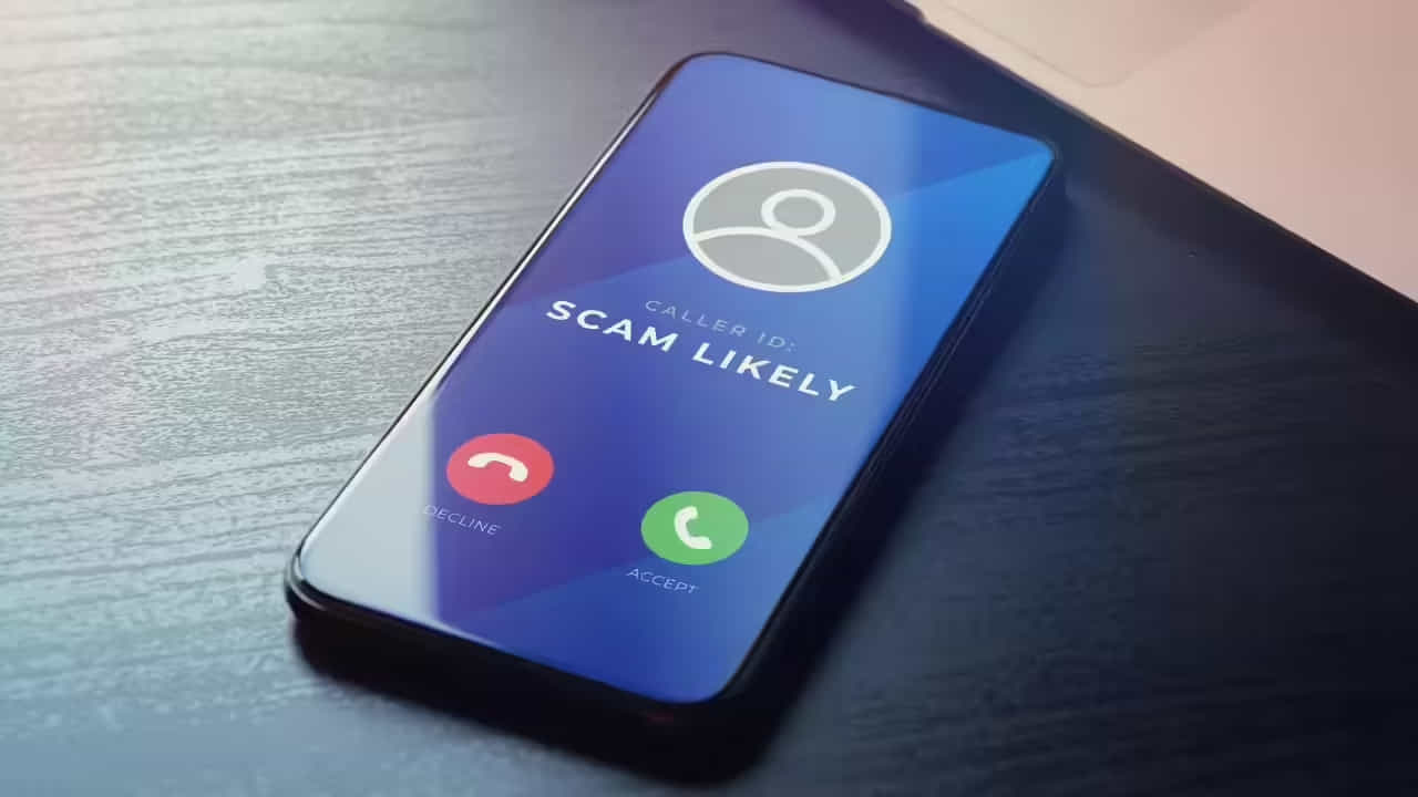 +91 1600 అనే సిరీస్తో మొదలయ్యే నెంబర్ల నుంచి వచ్చే కాల్స్ మాత్రమే నిజమైన కాల్స్ అని మొబైల్ వినియోగదారులు అర్ధం చేసుకోవచ్చు. వేరే నెంబర్ల నుంచి వచ్చే ఫైనాన్షియల్ కాల్స్ నకిలీవి అని తెలుసుకోవచ్చు. దీని వల్ల స్పామ్ కాల్స్ను లిఫ్ట్ చేయకపోవడం వల్ల సైబర్ నేరగాళ్ల ఉచ్చులో పడకుండా ఉండవచ్చు.