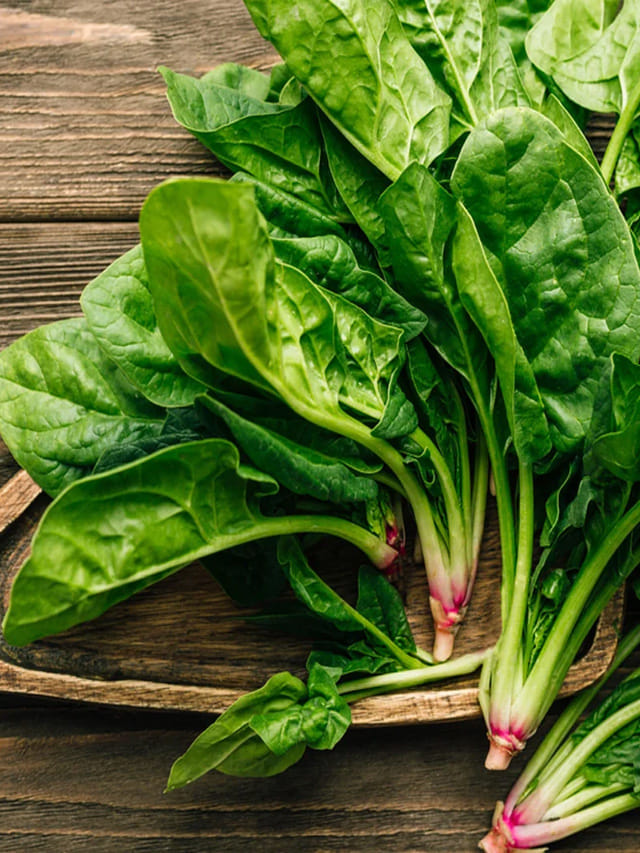 ఈ ఆకు కూరలు వండి తింటేనే రెట్టింపు మేలు..