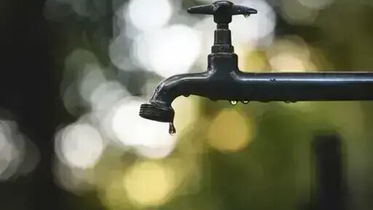 ఈ సందర్భంగా మంత్రి శ్రీధర్ బాబు మాట్లాడుతూ.. ఆస్తి, నల్లా బిల్లులు వంటివి పెంచుతామనేది అవాస్తమవని, ప్రభుత్వం దగ్గర అలాంటి ప్రతిపాదన ఏదీ లేదన్నారు. తాము అధికారంలోకి వచ్చాక ఎలాంటి పన్నులు పెంచలేదని, కేంద్ర ప్రభుత్వమే అన్నీ పన్నులు పెంచిందని విమర్శించారు. తమకు అలాంటి ఆలోచన లేదని, ప్రజలు తప్పుడు ప్రచారాలను నమ్మవద్దని సూచించారు