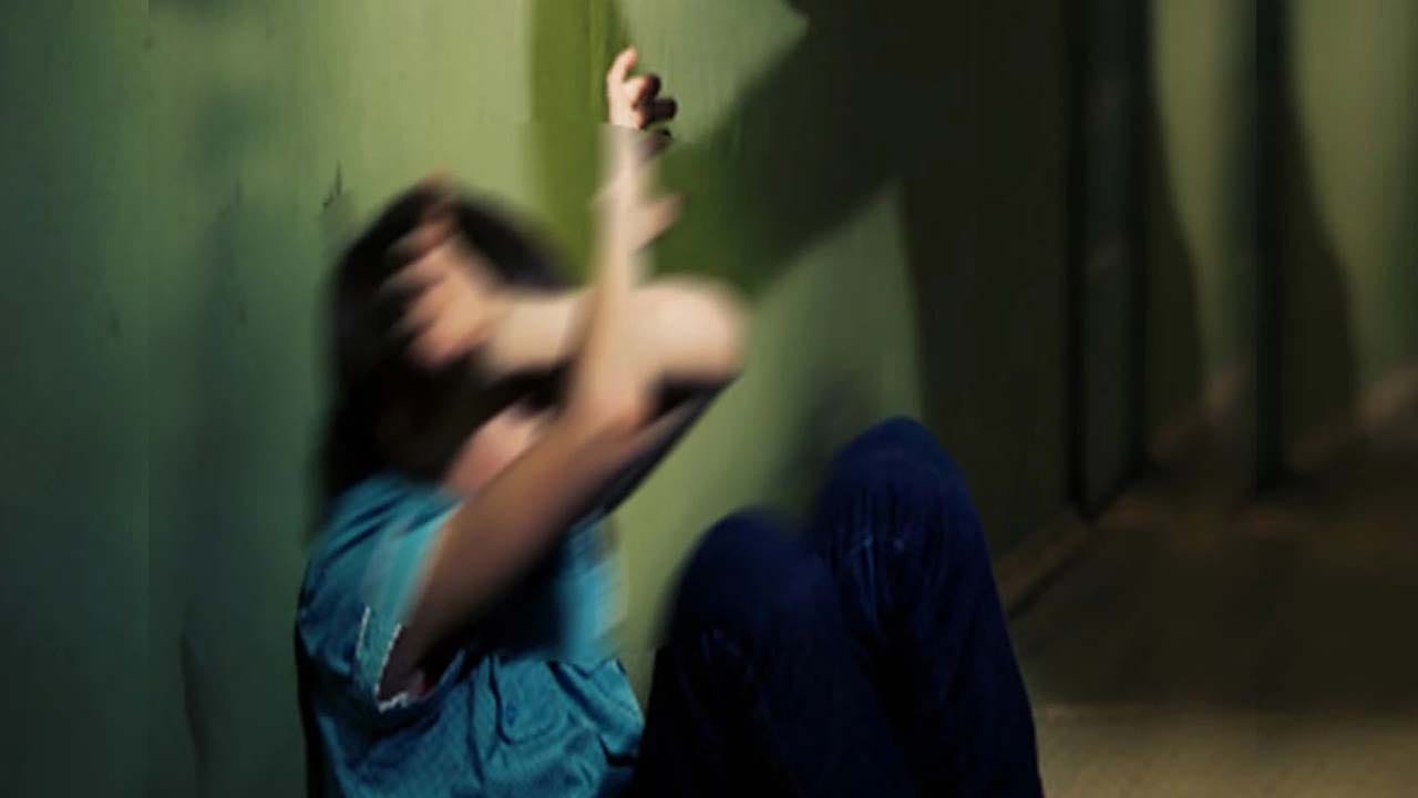 గురుకులంలో సభ్య సమాజం సిగ్గుపడే ఘటన.. 8వ తరగతి బాలుడిపై సీనియర్ విద్యార్థుల లైంగిక దాడి..! | Senior students assault 8th class boy student at arikera gurukul college alur kurnool district