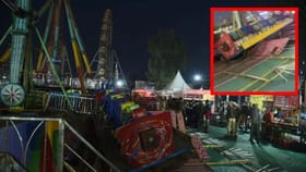 కుప్పకూలిన 