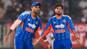 మ్యాచ్‌లో రచ్చ తగ్గకముందే.. మరోసారి గొడవపడిన కుల్దీప్, సూర్య..