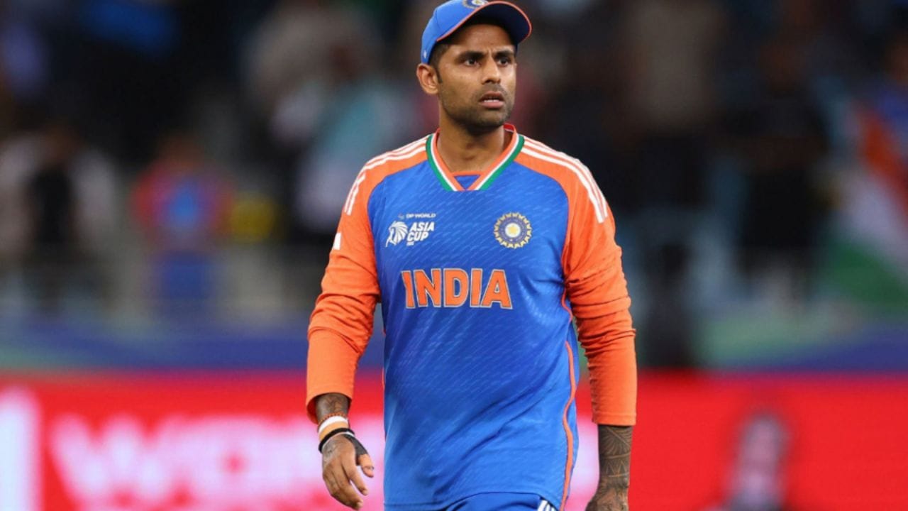 అంతేకాకుండా, సూర్యకుమార్ ను సాధారణంగా విధ్వంసకర స్ట్రోక్ ప్లేయర్ గానే చూస్తామని, కానీ ఈ మ్యాచ్ లో అతను ఒక పక్కా ఫినిషర్ గా మారి పరిస్థితులకు తగ్గట్టుగా ఇన్నింగ్స్ ను నిర్మించిన తీరు విరాట్ కోహ్లీని తలపించిందని హర్మీత్ పేర్కొన్నాడు. విరాట్ కోహ్లీ వంటి దిగ్గజ ఆటగాళ్లలో ఉండే గేమ్ అవేర్నెస్, బాధ్యతను మోసే గుణం ఇప్పుడు సూర్యకుమార్ లో స్పష్టంగా కనిపిస్తున్నాయని, ఇది అనుభవంతో వచ్చిన గొప్ప మార్పు అని ఆయన విశ్లేషించారు.