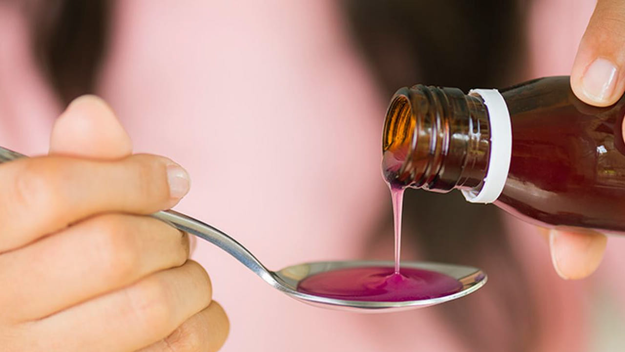  పిల్లలకు సిరప్ పోసిన వాంతి చేసుకున్నట్లయితే, అది శరీరంలోకి వెళ్ళలేదని గ్రహించండి. 20 నిముషాల లోపు వాంతి చేసుకుంటే  పోసిన మందు ప్రభావం ఏం ఉండదు కాబట్టి మళ్లీ రెండో సారి వేయాలని నిపుణులు చెబుతున్నారు. 