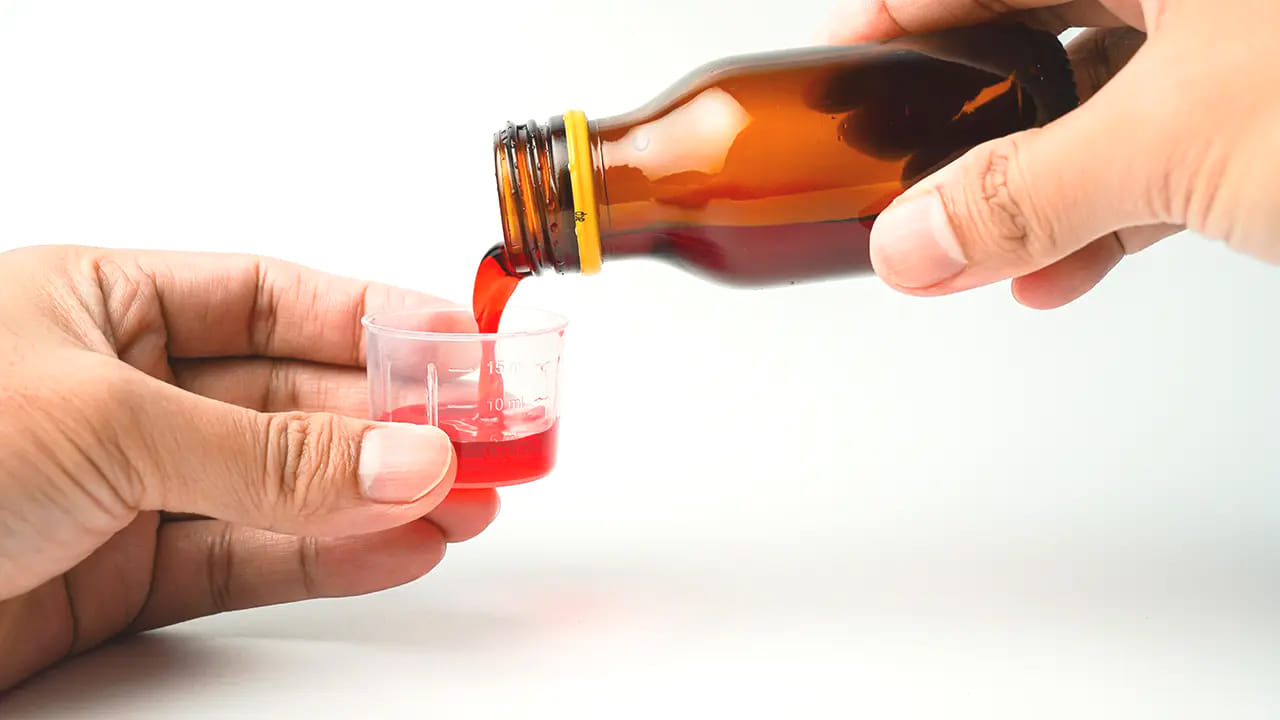 తల్లిదండ్రులు తీసుకోవాల్సిన జాగ్రత్తలు ఇవే:  పిల్లలకు సిరప్ పోసేటప్పుడు నోరు మొత్తం తెరిచి ఎప్పుడూ కూడా వేయొద్దు. సిరప్ వేయడానికి చిన సిరంజిని వాడాలి. ఖాళీ కడుపుతో వేసే ముందు వైద్యున్ని సంప్రదించి వేయడం మంచిది.  
