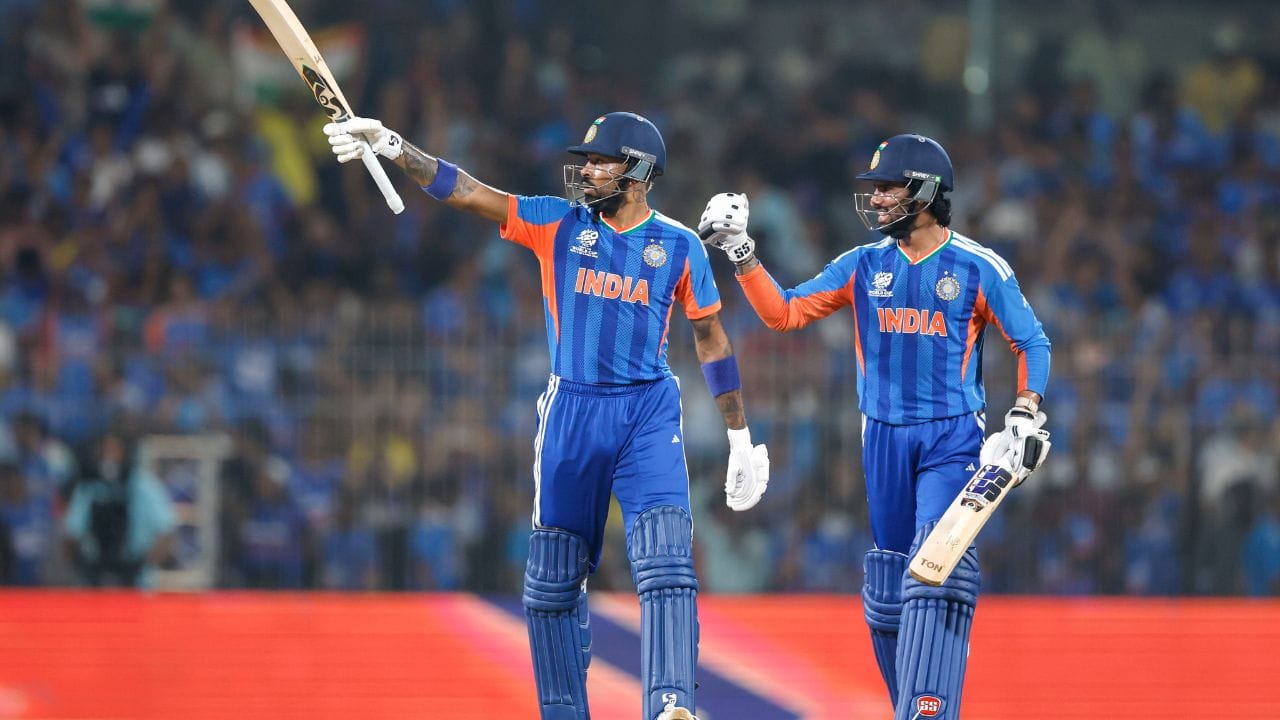 టీ20 వరల్డ్ కప్ లో టీమిండియా ఆరంభం అదిరింది. ఓటమి అనేది ఎరగకుండా సూపర్ 8కు చేరుకుంది. కానీ కీలక సమయంలో సౌత్ ఆఫ్రికా చేతులో ఏకంగా 76 పరుగుల తేడాతో ఓడి సెమిస్ అవకాశాలను సంక్లిష్టం చేసుకుంది.