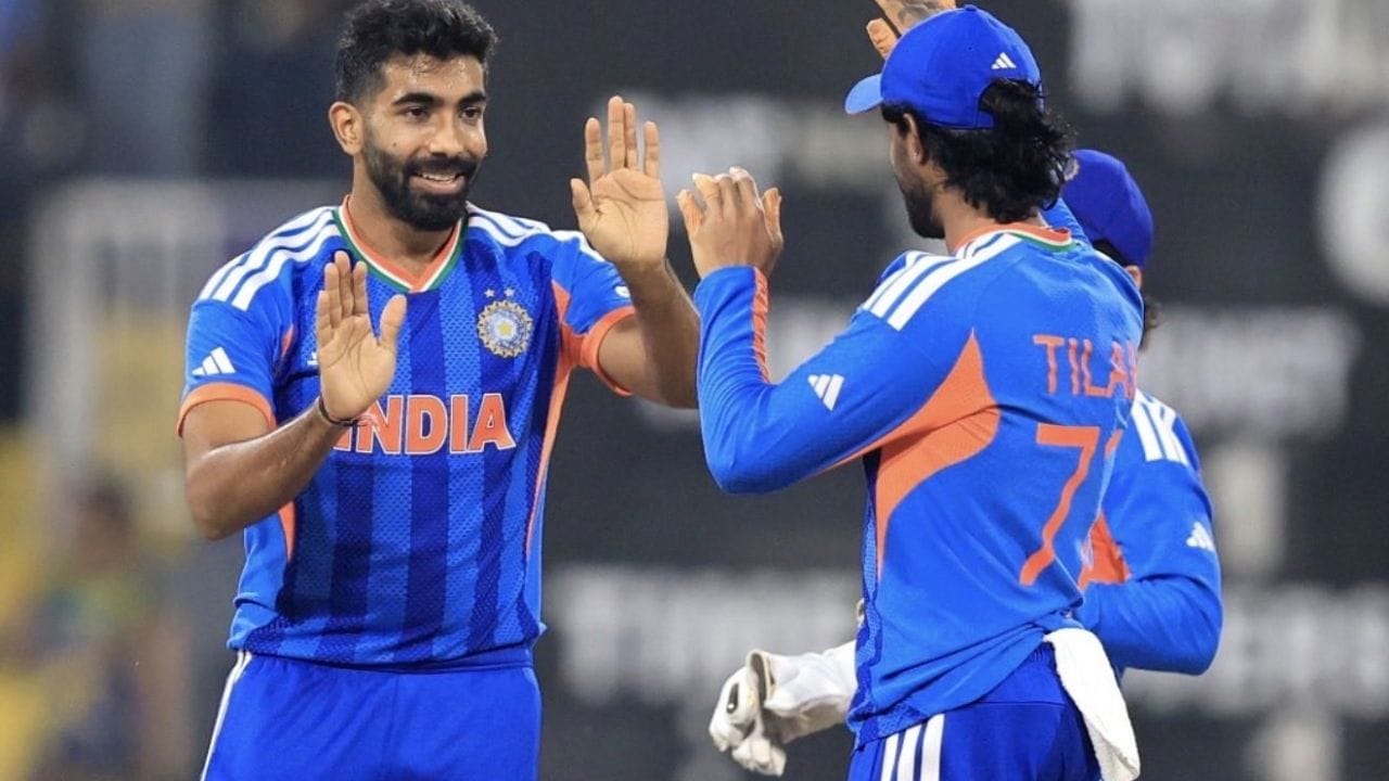 2003, 2015ల్లో భారత్ టైటిల్ కోల్పోయింది. కానీ 2026లో పరిస్థితులు మారాయని అభిమానులు ఆశిస్తున్నారు. సూర్యకుమార్ యాదవ్ కెప్టెన్సీ, టీమ్లోని బ్యాలెన్స్, అనుభవం.. ఇవన్నీ కలిసి టీమ్ ఇండియాను ఈసారి ట్రోఫీ దిశగా నడిపిస్తాయా? లేక గత చరిత్ర మరోసారి రిపీట్ అవుతుందా? ఈ ప్రశ్నలకు సమాధానం ఫైనల్ రోజు మాత్రమే దొరుకుతుంది. అప్పటివరకు మాత్రం “పాకిస్తాన్పై మహాశివరాత్రి రోజు గెలిచిన ప్రతీసారి భారత్ ట్రోఫీ కోల్పోయింది” అన్న సెంటిమెంట్ అభిమానుల్లో ఆసక్తిని రేపుతూనే ఉంటుంది.