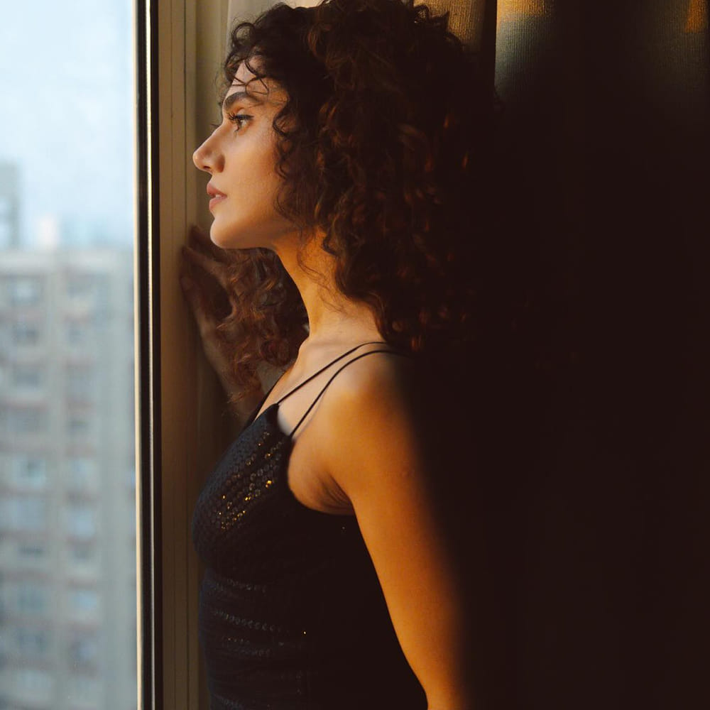 తక్కువ సమయంలోనే స్టార్ డమ్ సొంతం చేసుకుంది. లేడీ ఓరియెంటెడ్ సినిమాలకు పెట్టింది పేరుగా గుర్తింపు తెచ్చుకుంది ఈ భామ. ప్రస్తుతం ఈ అమ్మడు ఫోకస్ మొత్తం బాలీవుడ్ సినిమాలపైనే పెడుతుంది. 