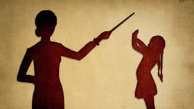 స్టూడెంట్ ని కొట్టిన టీచర్... కోర్టుకెళ్లిన పేరెంట్స్.. చివరికి..