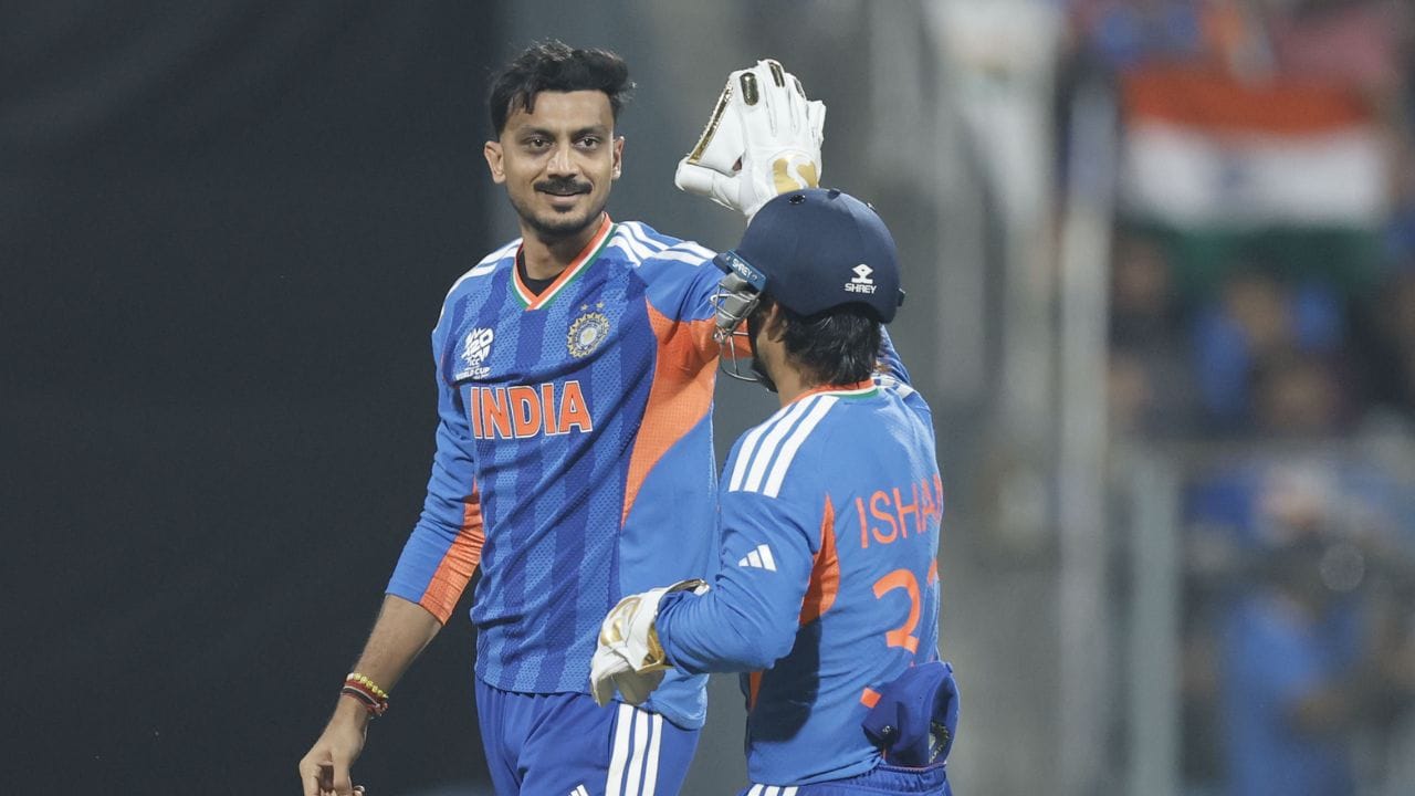 గత టీ20 ప్రపంచ కప్ ఎడిషన్‌లో రోహిత్ సేన సారథ్యంలోని భారత జట్టు వరుసగా ఎనిమిది మ్యాచ్‌లను గెలిచి ఛాంపియన్‌గా నిలిచింది. ఈ టోర్నమెంట్‌లోని తొలి మ్యాచ్‌లోనే అమెరికాను ఓడించడం ద్వారా భారత జట్టు టీ20 ప్రపంచ కప్‌లో వరుసగా తొమ్మిదవ విజయాన్ని సాధించింది. ఈ అద్భుతమైన ప్రదర్శనతో, టీ20 ప్రపంచ కప్ చరిత్రలో వరుసగా అత్యధిక విజయాలు సాధించిన రికార్డును భారత్ నెలకొల్పింది. ఈ విజయానికి ముందు, భారత జట్టు వరుసగా ఎనిమిది విజయాలు సాధించిన దక్షిణాఫ్రికా, ఆస్ట్రేలియాతో మొదటి స్థానంలో ఉంది. తాజా గెలుపుతో ఈ రెండు జట్లను భారత్ బీట్ చేసింది.