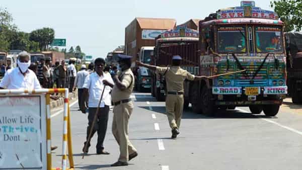 Telangana: వాహనదారులకు బిగ్ అలర్ట్.. ఇకపై అవి లేకపోతే నో-ఫిట్నెస్ సర్టిఫికెట్!