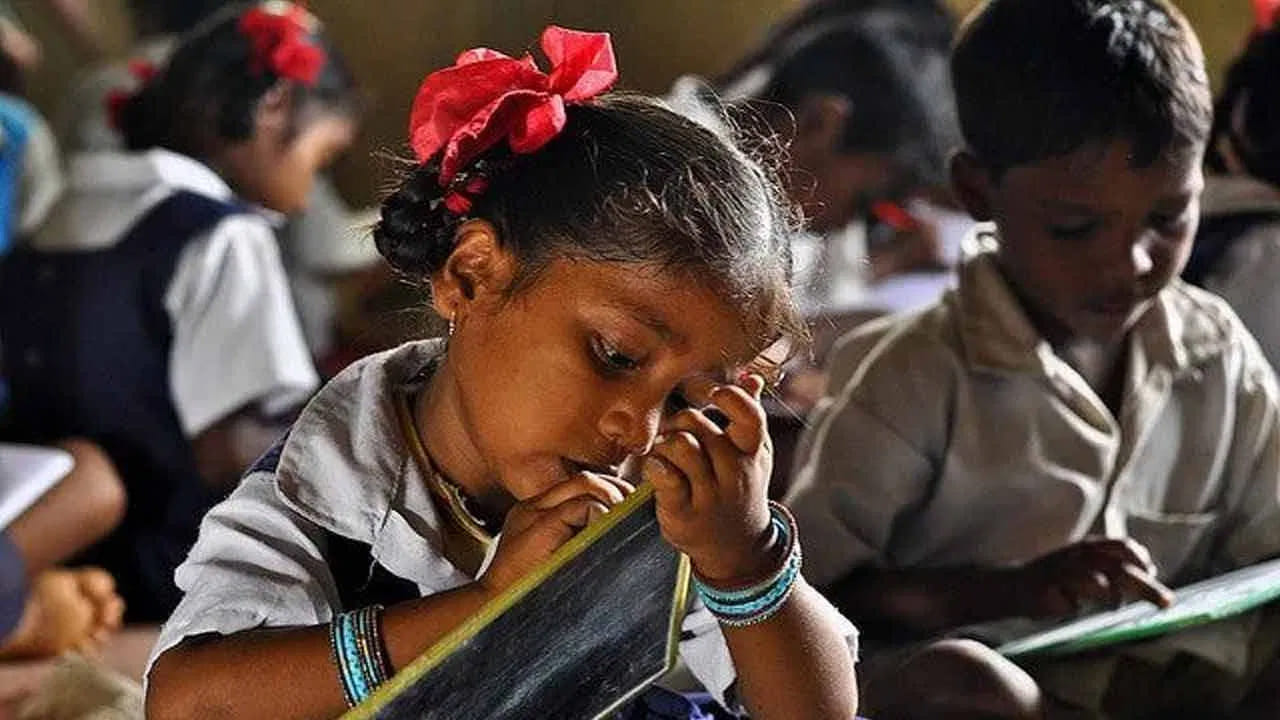 SA2 Exams 2026: బడి పిల్లలకు అలర్ట్.. ఎస్ఏ 2 పరీక్షల టైం టేబుల్ విడుదల! వేసవి సెలవులు ఎప్పట్నుంచంటే..