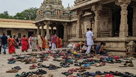 గుడిలో చెప్పులు పోగొట్టుకోవడం శుభమా?, అశుభమా?