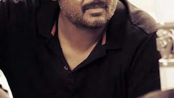 Tollywood: రూ. 10 వేలకు కథను అమ్మేయాలనుకున్నాడు.. కట్ చేస్తే.. పవన్తో హిట్ కొట్టాడు.. ఎవరంటే.?