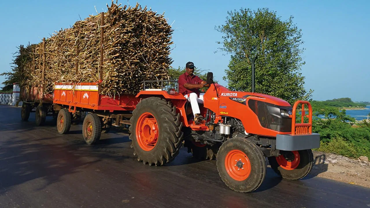   సౌలభ్యం: చిన్న ముందు చక్రాలు డ్రైవర్‌కు తన ముందు ఉన్న భూమి, పంటలను స్పష్టంగా చూడటానికి వీలు కల్పిస్తాయి. దీనివల్ల ట్రాక్టర్‌ను నడపడం సులభం అవుతుంది. అలాగే పంట నష్టాన్ని నివారిస్తుంది.