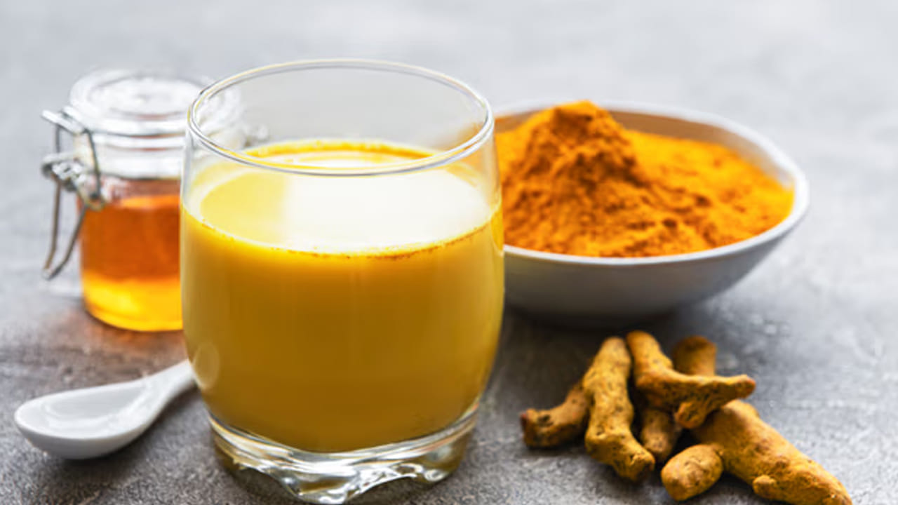 Tumeric Milk: పసుపు పాలు తాగుతున్నారా? అయితే ఈ ఒక్క పొరపాటు అస్సలు చేయకండి..