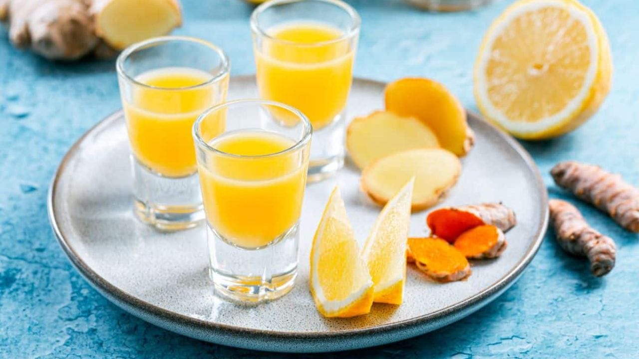 Turmeric Ginger Shot: ఉదయాన్నే ఈ ‘గోల్డెన్ షాట్’ తాగితే.. డాక్టర్తో పనే ఉండదు! చర్మం మెరుస్తుంది