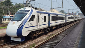 ఈ 2 ప్రాంతాల వారికి బ్యాడ్‌న్యూస్‌.. వందే భారత్‌ నిలిపివేత!