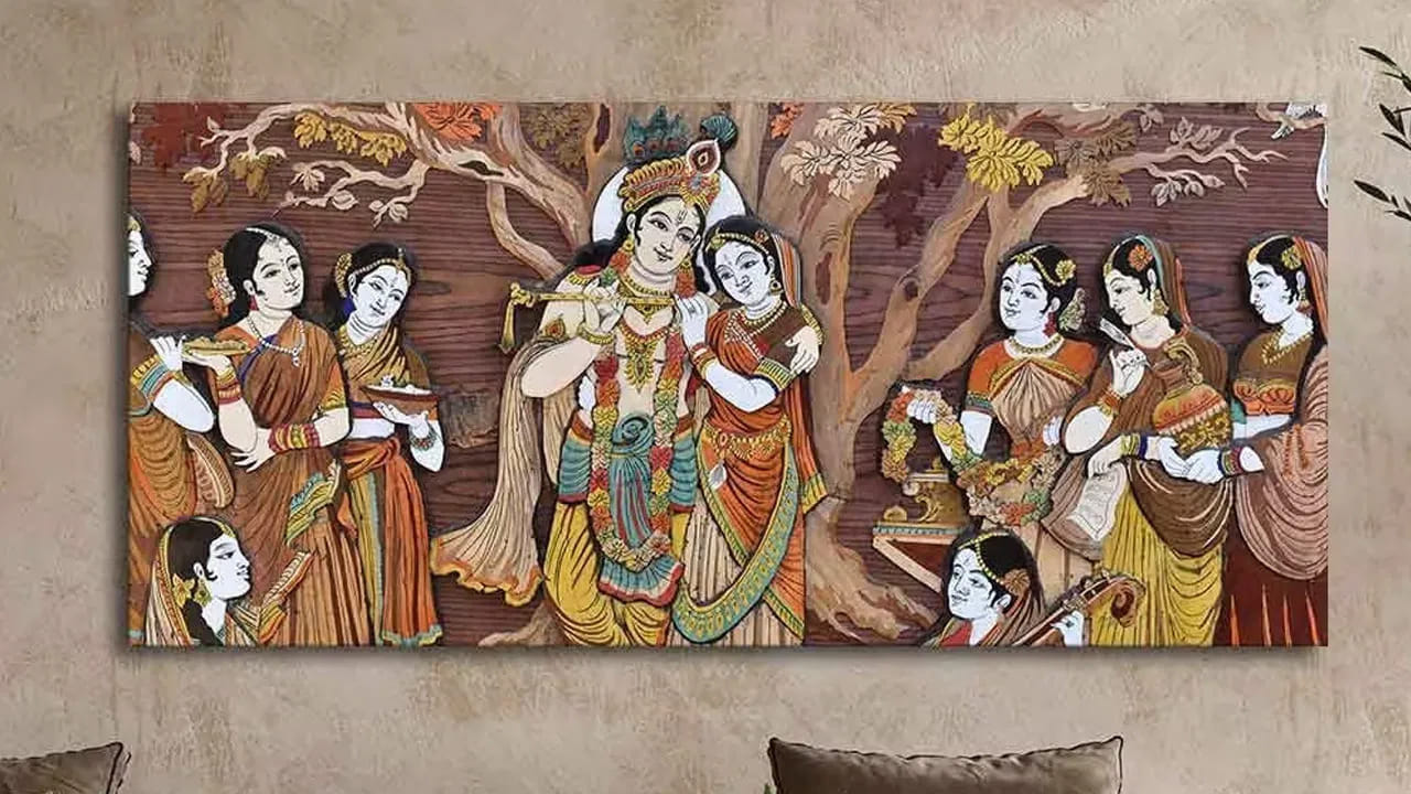 పెయింటింగ్ ఫొటోస్ : చాలా మంది ఇంటిలో పెయింటింగ్ ఫొటోస్ ఉంటాయి. అయితే చాలా మంది ఇవి ఇల్లు అందం , ఆకర్షణ కోసం అనుకుంటారు. కానీ ఇంటిలో పెయింటింగ్ ఫొటోస్ పెట్టుకోవడం వలన వాస్తు ప్రకారం లక్కు కలిసి వస్తుందంట. దీని వలన ఇంటిలో ఆనందకర వాతావరణం నెలకుంటుంది. ఆర్థికంగా కలిసి వస్తుందని చెబుతున్నారు వాస్తు శాస్త్ర నిపుణులు.