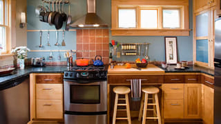 మహిళలు హనుమంతుడి పాదాలను తాకితే ఏమవుతుంది..? అసలు రహస్యం తెలిస్తే అవాక్కే..