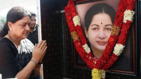 TN Elections: తమిళనాట చిన్నమ్మ కొత్త పార్టీ.. మద్ధతు ఎవరికంటే..?