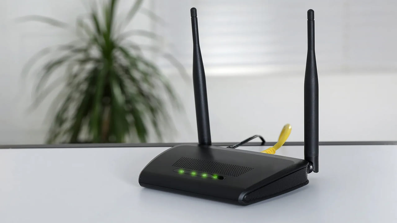 రాత్రిపూట వైఫై ఆఫ్ చేయడం వల్ల డిజిటల్ ప్రపంచం నుంచి మనం బయటకు వచ్చినట్లు అవుతుంది. దీని వల్ల మన మెదడు ప్రశాంతంగా ఉండటం వల్ల నిద్ర మంచిగా పడుతుందని నిపుణులు చెబుతున్నారు. ఇక రాత్రుల్లో వైఫై స్విచ్చాఫ్ చేయడం వల్ల కరెంట్ బిల్లు కూడా ఆదా అవుతుంది. ఇక ఆఫ్ చేయడం వల్ల బ్యాగ్రౌండ్ అప్ డేట్స్ కూడా నిలిచిపోతాయి.
