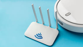 రాత్రి వేళ వై-ఫై ఆన్ చేసి ఉంచుతున్నారా..? జరిగే నష్టాలివే