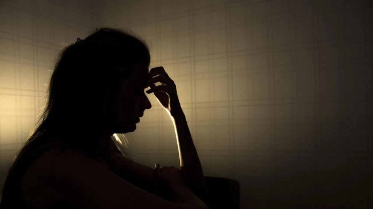 పెళ్లి చేసుకుంటానని ఒకడు.. మోసపోయిందని చేరదీసి మరొకడు.. అఘాయిత్యానికి పాల్పడి.. ఆపై..!