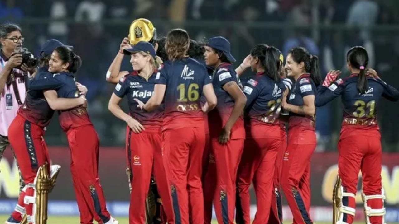 WPL 2026 Final Winner : వడోదరలో ఆర్‌సీబీ విశ్వరూపం..ఢిల్లీకి మళ్లీ మొండిచెయ్యి..మరోసారి కప్పు కొట్టిన మంధాన సేన