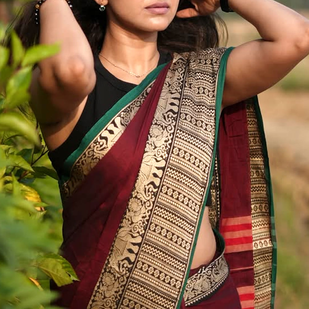 ఈ షో ద్వారా విపరీతమైన క్రేజ్ సొంతం చేసుకున్న ఈ అమ్మడు.. ప్రస్తుతం తమిళం సీరియల్స్ చేస్తుంది. ఆమె మరెవరో కాదండి.. టీవీ నటి ఆయేషా.. కొన్నాళ్లపాటు సీరియల్స్ చేసిన ఈ ముద్దుగుమ్మ.. ఇప్పుడు సినిమాల్లో నటిస్తుంది. ప్రస్తుతం తమిళ్ హీరో విజయ్ ఆంటోని ప్రధాన పాత్రలో నటించి మెప్పించింది.