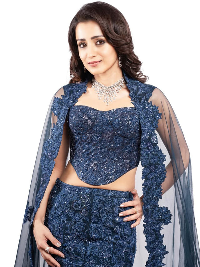 42 ఏళ్ల వయసులో ఇంత అందమా..? త్రిష బ్యూటీ సీక్రెట్స్ ఇవేనట..