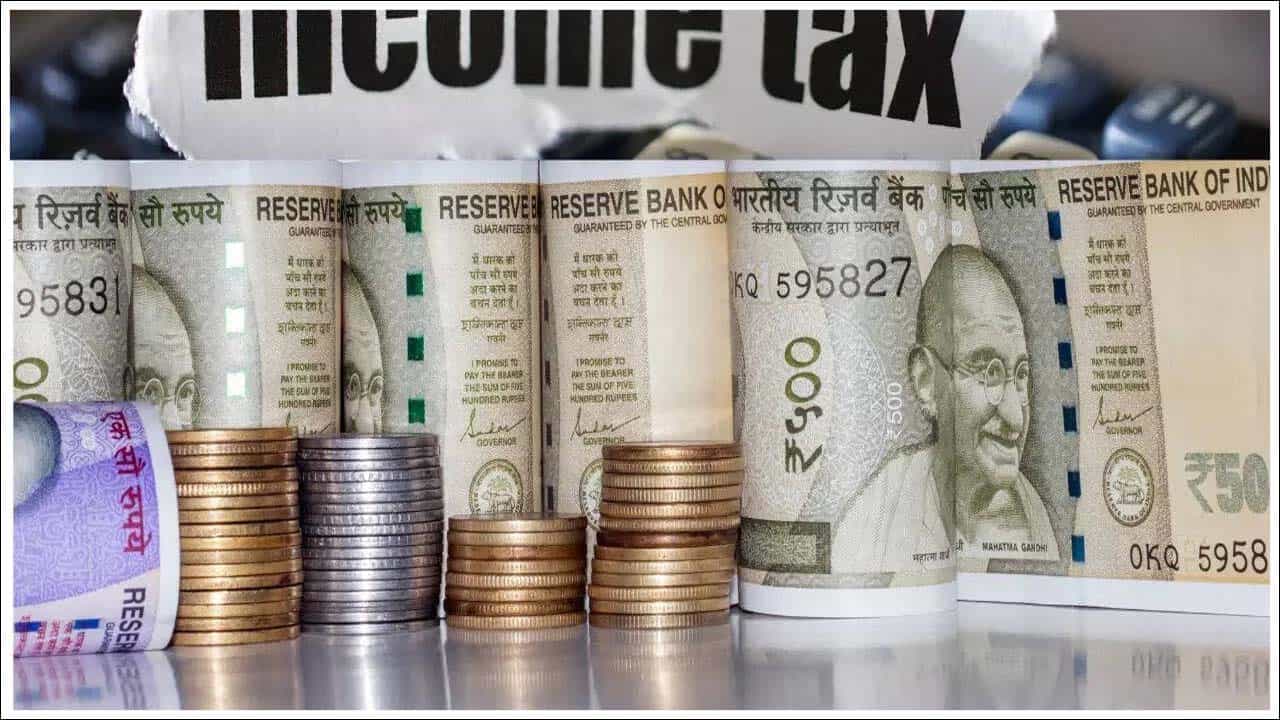 Advance Tax: 2025-26 ఆర్థిక సంవత్సరం ముగింపు దగ్గర పడుతోంది. దానితో పాటు, పన్ను చెల్లింపుదారులకు ఒక ముఖ్యమైన గడువు కూడా వచ్చేసింది. వ్యక్తిగత ఆదాయపు పన్ను చెల్లింపుదారులకు బిగ్ అలర్ట్. మీరు చెల్లించే ట్యాక్స్ రూ.10 వేలు దాటుతుంటే మీరు అడ్వాన్స్ ట్యాక్స్ చెల్లించాల్సి ఉంటుంది. ఆదాయపు పన్ను శాఖ నిబంధనల ప్రకారం.. అడ్వాన్స్ ట్యాక్స్ చెల్లించే వారు ఫైనల్ ఇన్స్టాల్మెంట్ చెల్లించేందుకు గడువు సమీపిస్తోంది. అసెస్మెంట్ ఇయర్ 2026-27కు సంబంధించి అడ్వాన్స్ ట్యాక్స్ పేమెంట్ చివరి విడత చెల్లించేందుకు గడువు మార్చి 15, 2026తో ముగుస్తోంది.